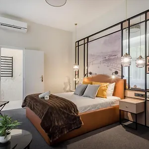 Astoria Boutique Suites- Location By Bqa Отель